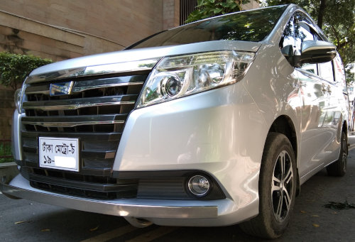 Toyota Noah Hybrid XL PKG 2014 Silver Color