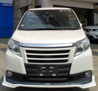 Toyota Noah G-TRD Smart Hybrid 2015 Pearl Color